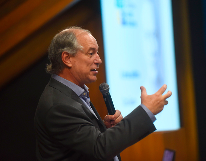 Ciro Gomes participou da série de conferências sobre "A Crise Brasileira"