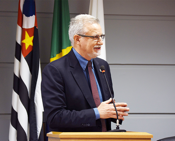 Antonio Meirelles enfatiza a importância de a Universidade contribuir com o processo de aprimoramento do ensino público do Estado