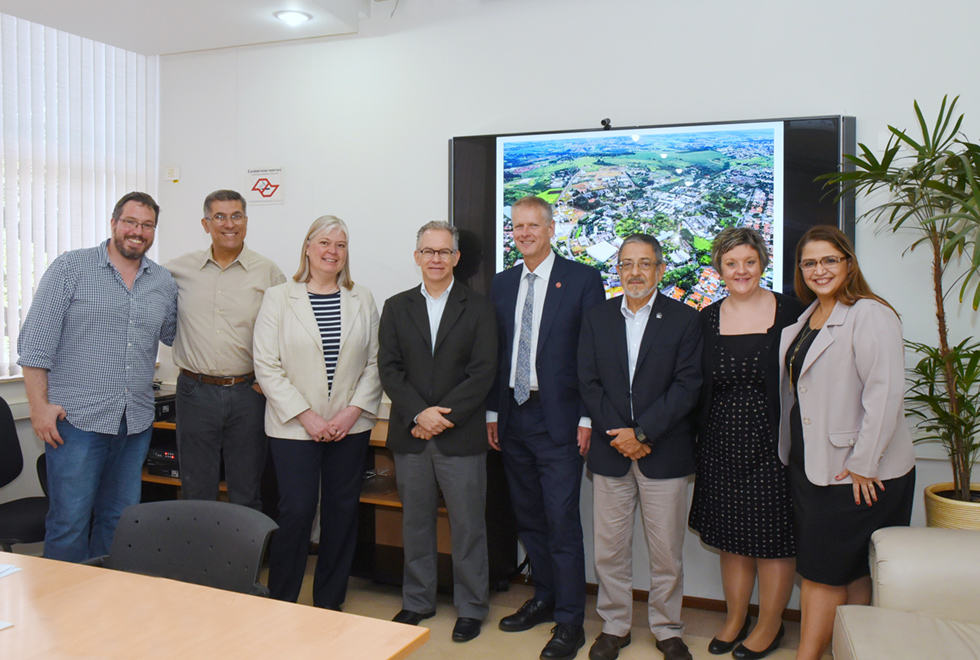 Visita De Representantes Da Universidade De Cardiff País De Gales à Unicamp Unicamp 6807