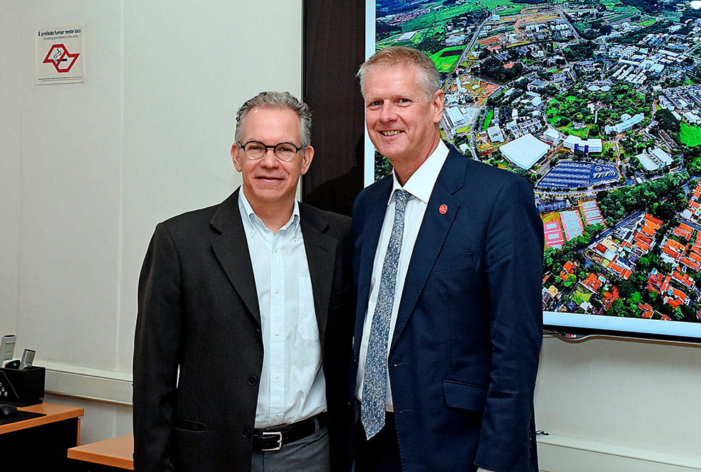 Reitor da Unicamp, Marcelo Knobel e reitor de Cardiff, Colin Riordan: iniciativas conjuntas