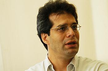 O médico Paulo Velho