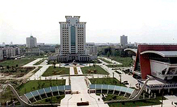 Vista do campus da Southwestern University of Finance an Economics: universidade foi criada em 1952 (Foto: Reprodução)