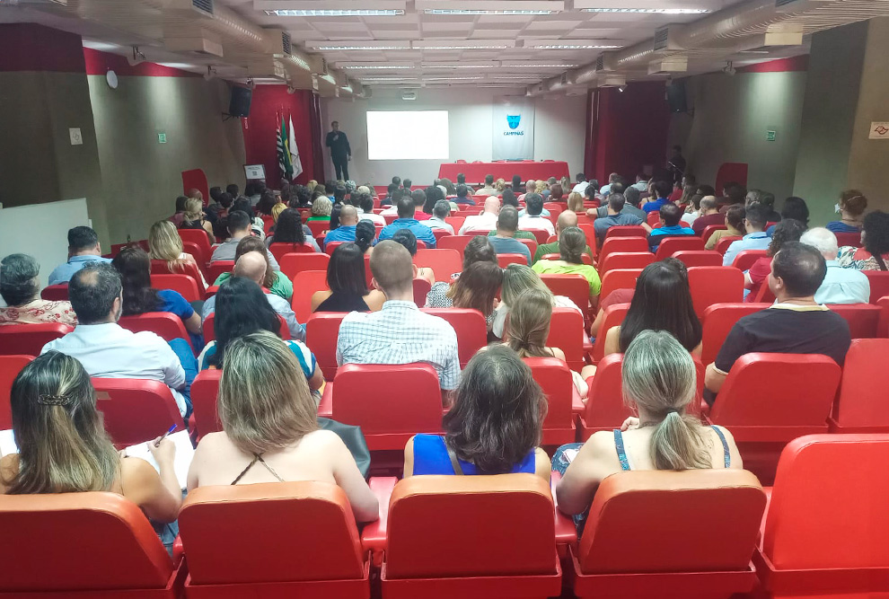 Servidores de diversas áreas da Prefeitura de Campinas participaram da palestra sobre Linguagem Simples