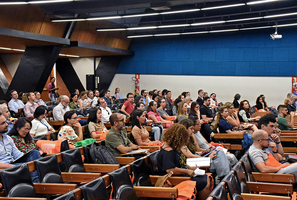 O evento reuniu especialistas de diversas universidades brasileiras e internacionais para a realização de palestras e mesas redondas