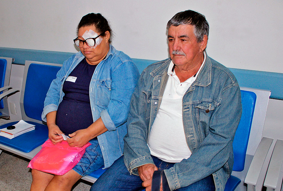 A paciente Vilma Aparecida Lourenço Padovani ao lado do marido José Carlos:  atendimento digno