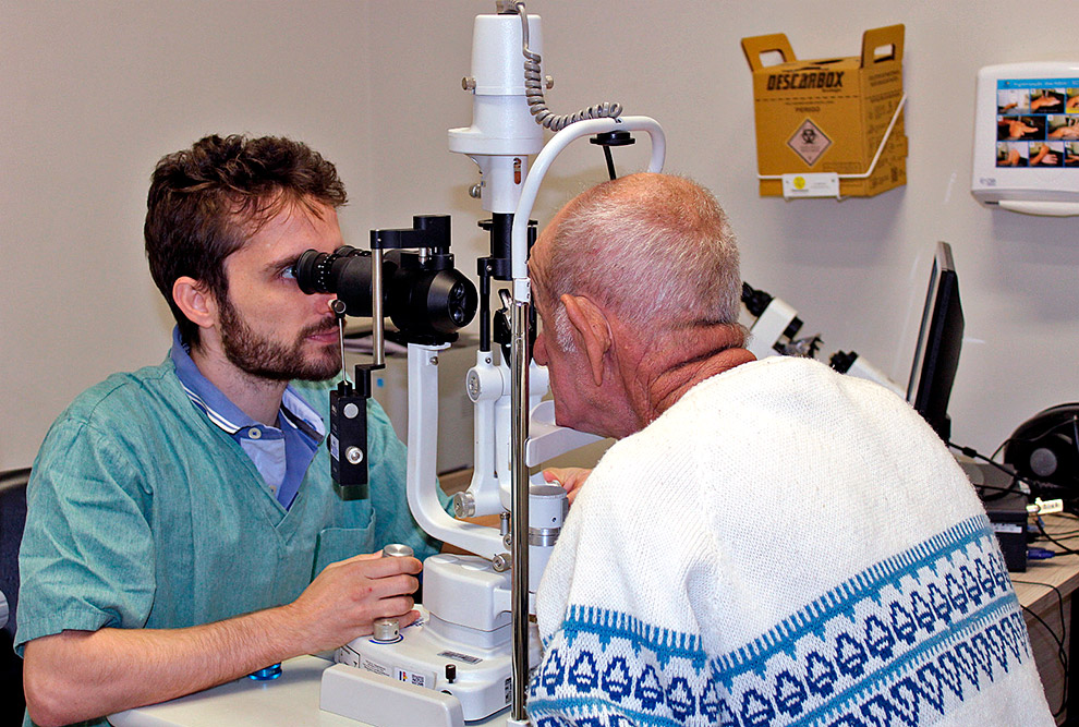 Dentre as 24 especialidades médicas oferecidas pelo hospital, no último semestre, a oftalmologia liderou o ranking das cirurgias com 39% do total de procedimentos