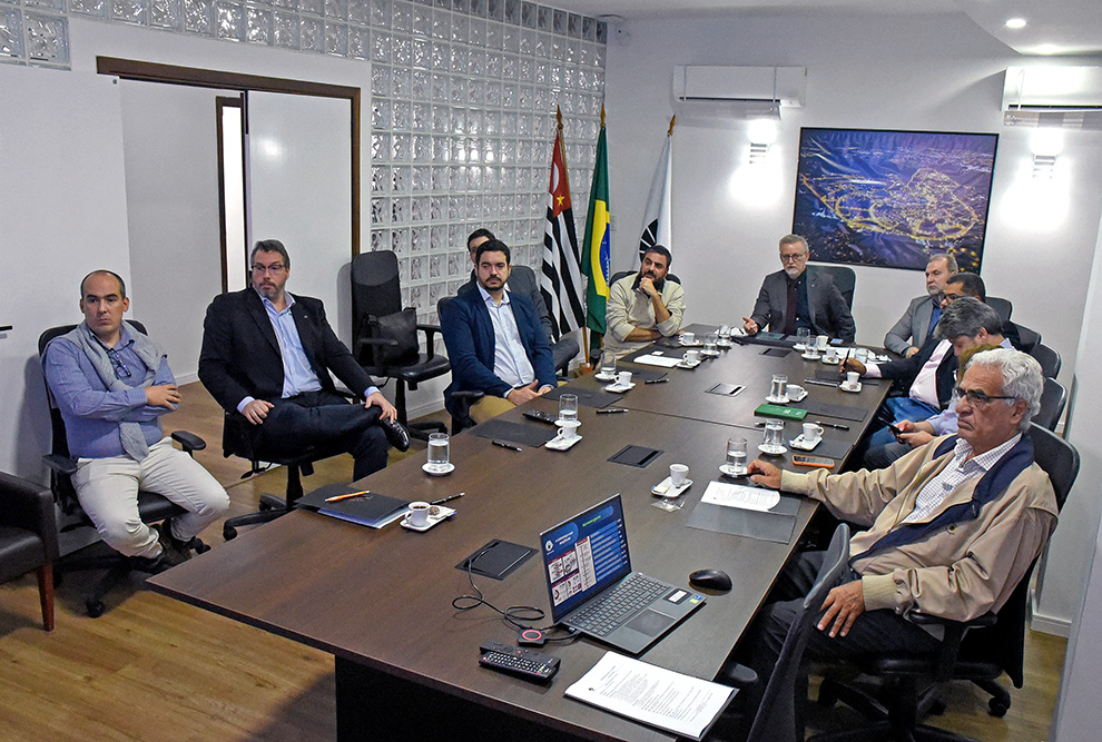 Reunião contou com representantes da empresa Enel Brasil S.A. e da administração central da Universidade