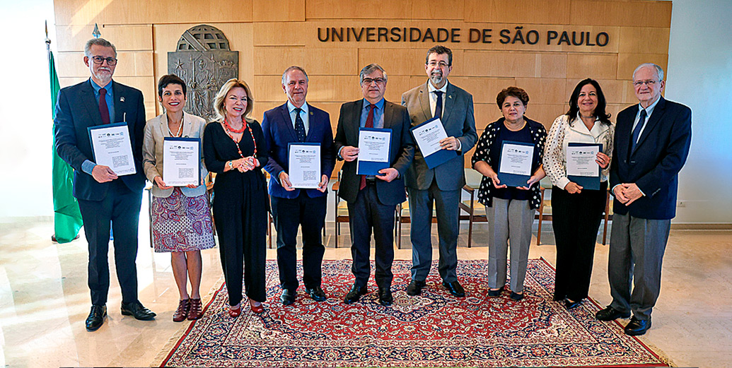 O protocolo de intenções que permite a implantação do novo modelo de pós-graduação foi assinado no dia 11 de novembro, na Reitoria da USP 
