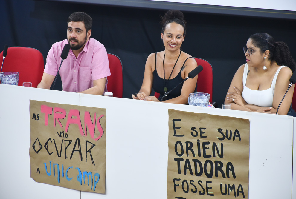 Da esquerda para a direita, o presidente do GT Unicamp Sávio Cavalcante, Marilise Sayão, da UFSC e Érika Frasão, da UFF: 2ª Audiência Pública pelas Cotas Trans