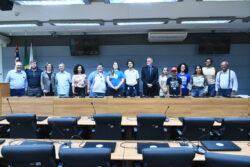 Dirigentes da Universidade e novos integrantes do Conselho Universitário depois da cerimônia de posse