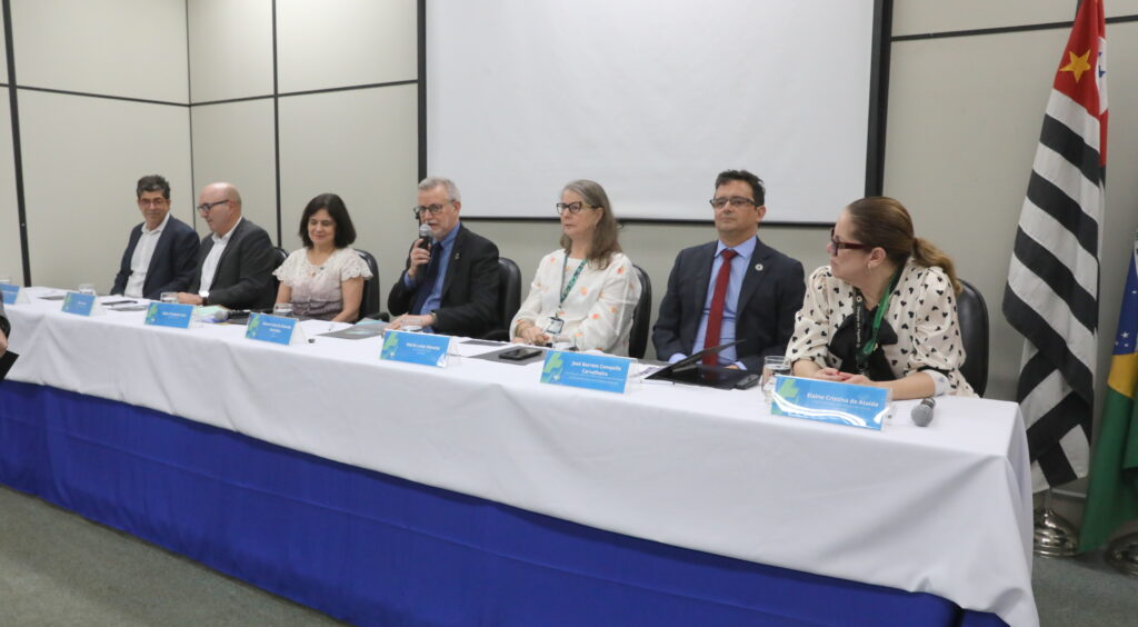 Mesa do encontro realizado ontem no Hospital de Clínicas da Unicamp: parceria no horizonte