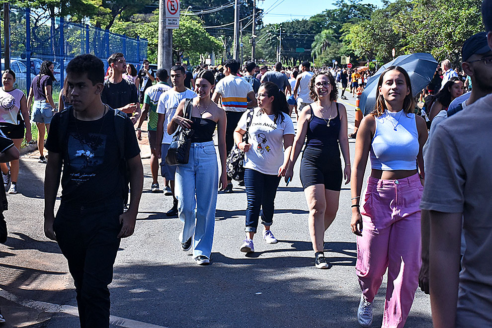 A Calourada teve início na Praça da Paz com uma caminhada até o Ginásio Multidisciplinar da Unicamp