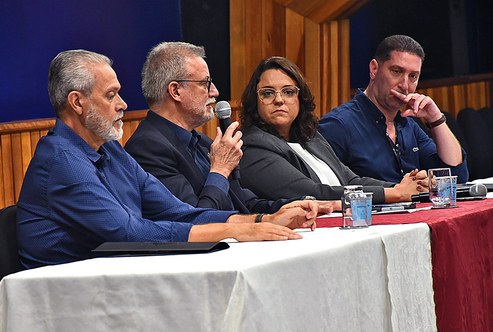 Para o reitor da Unicamp, professor Antonio José de Almeida Meirelles – que participou da abertura da jornada –, um dos grandes desafios da Universidade é atender as demandas diretas da população