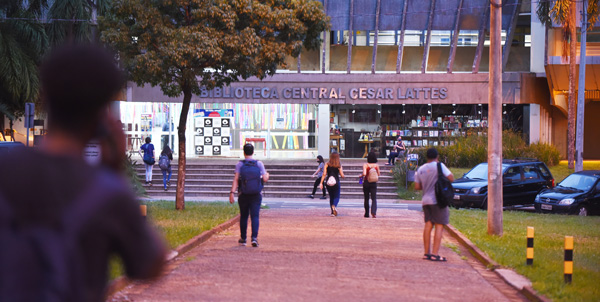 Além das bolsas e dos auxílios, a Deape disponibiliza aos estudantes orientação educacional e de carreira, mentoria acadêmica, divulgação e encaminhamento de estágios e apoio psicológico e psiquiátrico por meio do Sappe e projetos artísticos