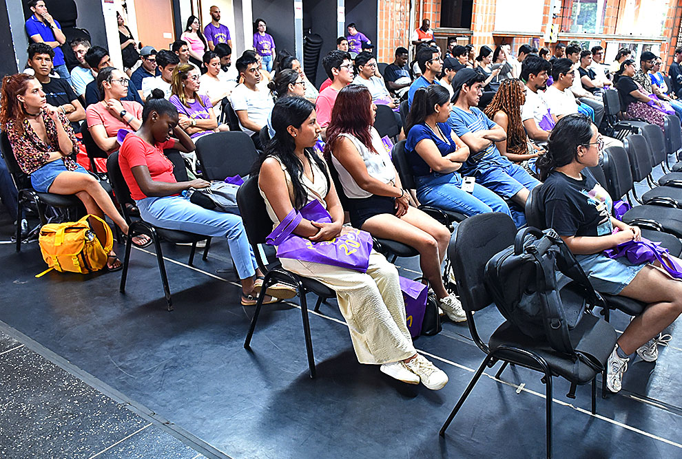 A programação incluiu a apresentação da Uniin, uma iniciativa voluntária conduzida por alunos que funciona como uma rede de apoio aos estrangeiros 