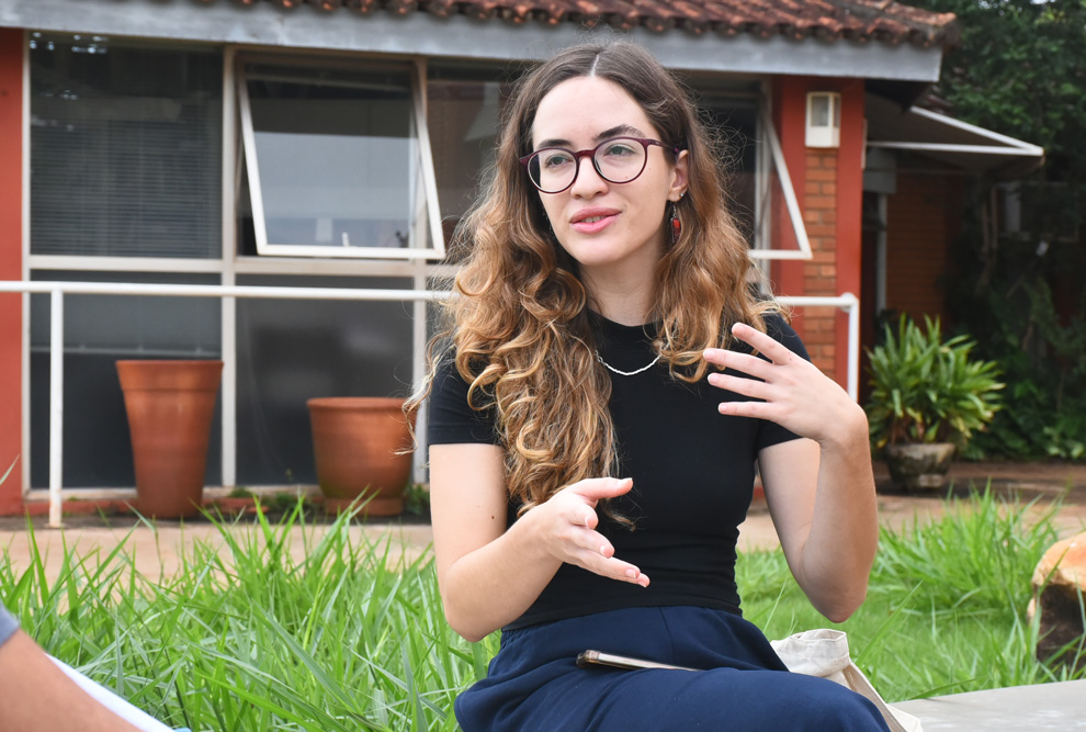 Júlia Hendler : reflexão sobre cotidiano acadêmico
