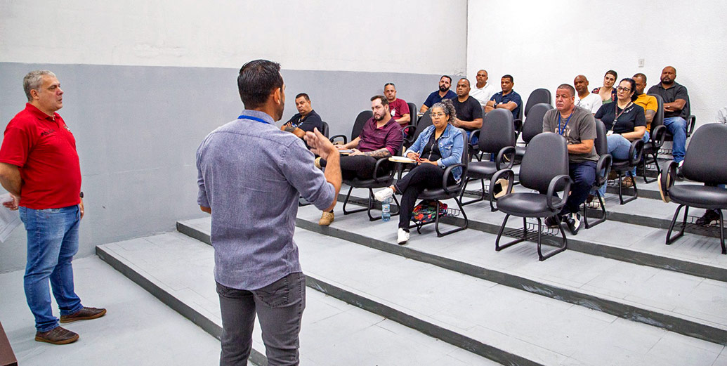 Servidores da Fundação Casa durante treinamento no instituição; curso de extensão “Planejamento e Gestão nas Organizações Públicas” oferecido pela Unicamp terá carga horária de 32 horas