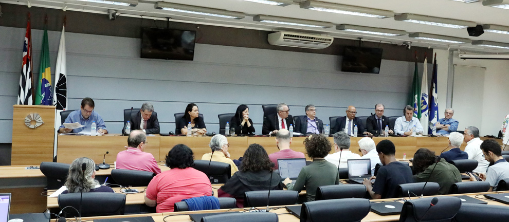 Reunião de negociação aconteceu na manhã desta segunda-feira (26) com representantes do Fórum das Seis; Cruesp manteve índice de reajuste