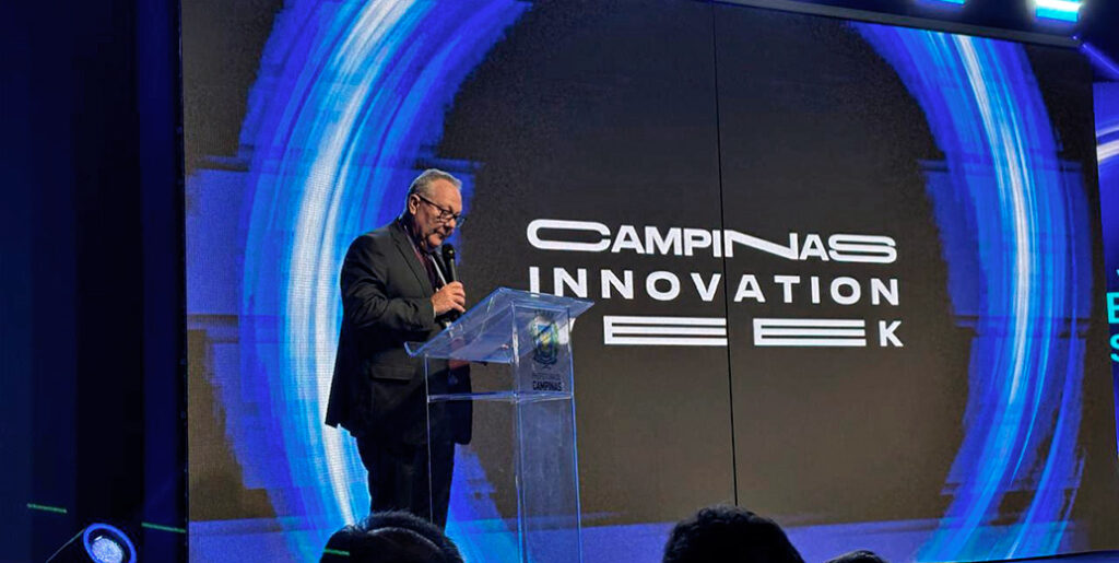O reitor Paulo Cesar Montagner durante a abertura do Campinas Innovation Week nesta segunda-feira (9)