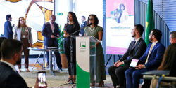 Pesquisadora da Unicamp é premiada por sua contribuição à ciência e à transformação social