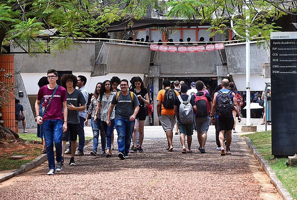 Estudantes no Ciclo Básico da Unicamp: universidade vai oferecer duas mil vagas