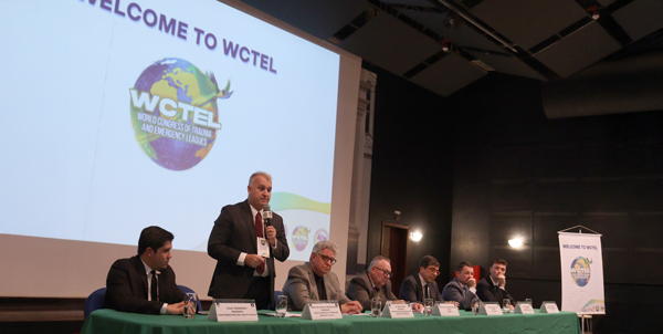 Cerimônia de abertura do 1º WCTEL (sigla em inglês para Congresso Mundial de Ligas e Traumas e Emergência)