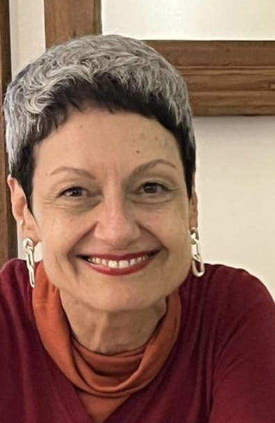 Nascida em 12 de junho de 1964, Silvia construiu uma trajetória marcada pela criação, pelo ensino e pela pesquisa, deixando uma contribuição profunda e múltipla ao pensamento e à prática da dança.