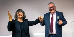 Cerimônia homenageia Rôse Trevisane, que se aposenta do Cecom após quatro décadas