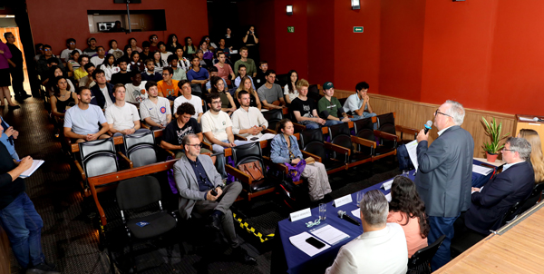 Unicamp dá boas-vindas a estudantes estrangeiros