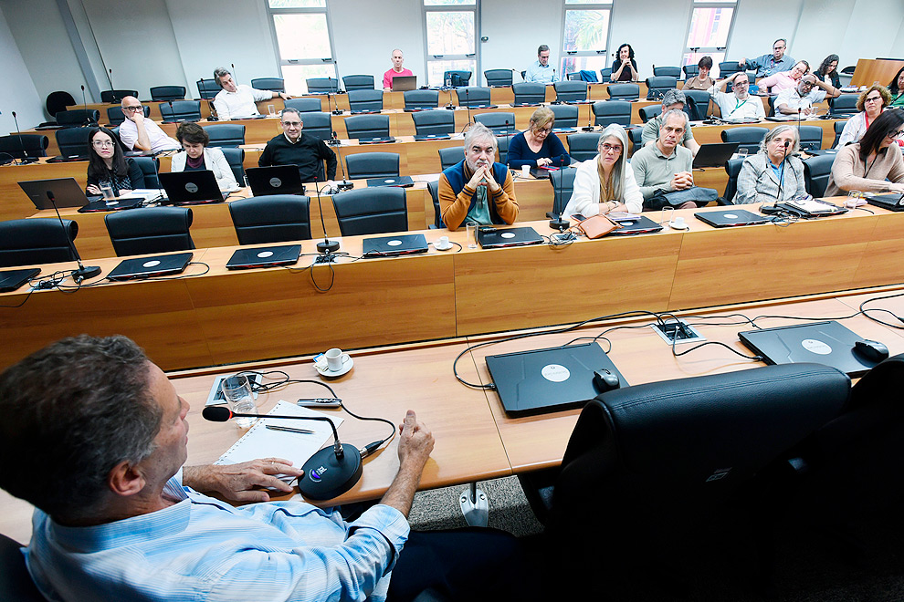 A Reitoria organizou três rodadas de discussão com a comunidade acadêmica; a próxima será na próxima quarta-feira será com a bacada de servidores no Consu