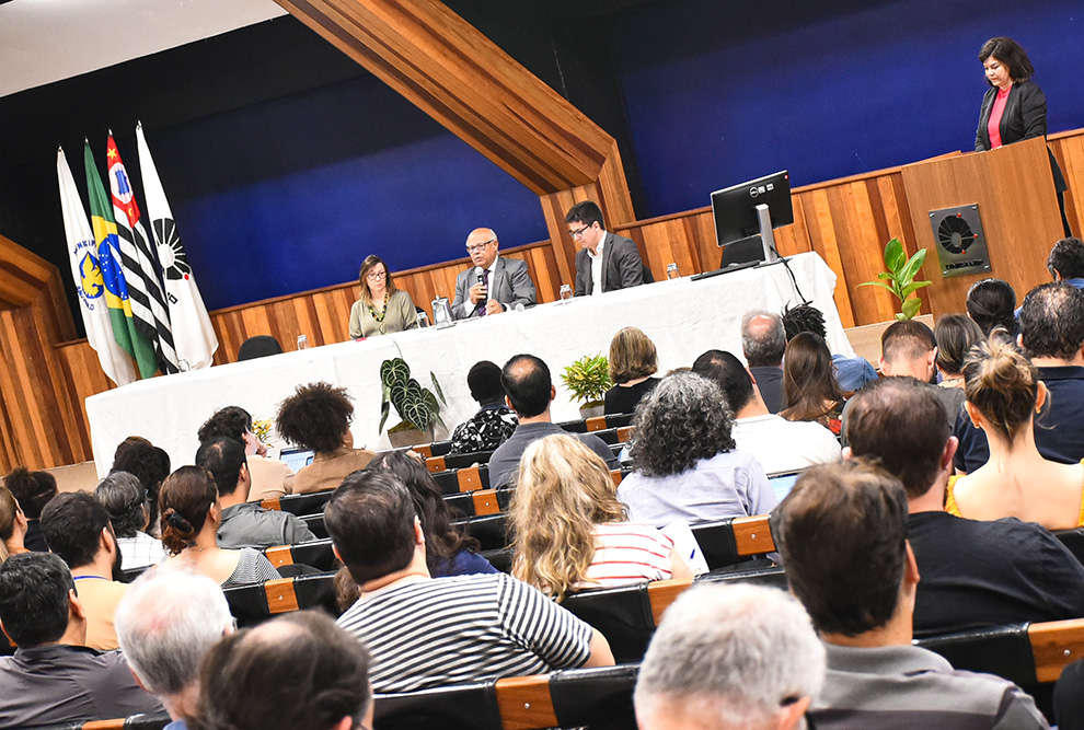 O Fórum da Proeec abre um amplo debate sobre o uso da IA nas atividades de pesquisa, ensino, extensão e gestão