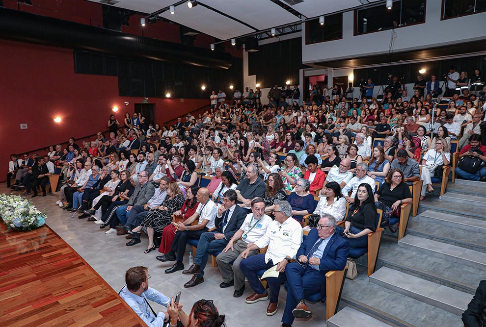 O auditório da FCM esteve lotado de docentes, estudantes, funcionários e convidados