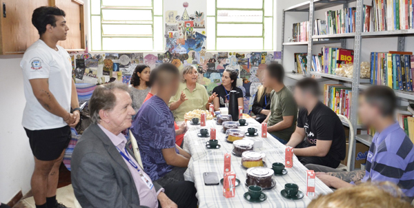 Visita foi possível graças a uma parceria entre Ceprosom Programa Colmeias: novas oportunidades para os adolescentes