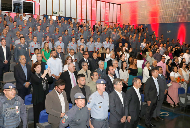 A homenagem ocorreu em evento de comemoração do 5º aniversário de criação do Comando de Bombeiros do Interior 1
