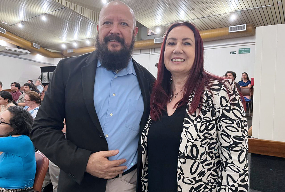 O diretor regional da Taylor & Francis na América Latina, Jorge Perez, e a responsável da Taylor & Francis no Brasil, Renata Zanzini: tradução um dos usos mais recorrentes da IA 