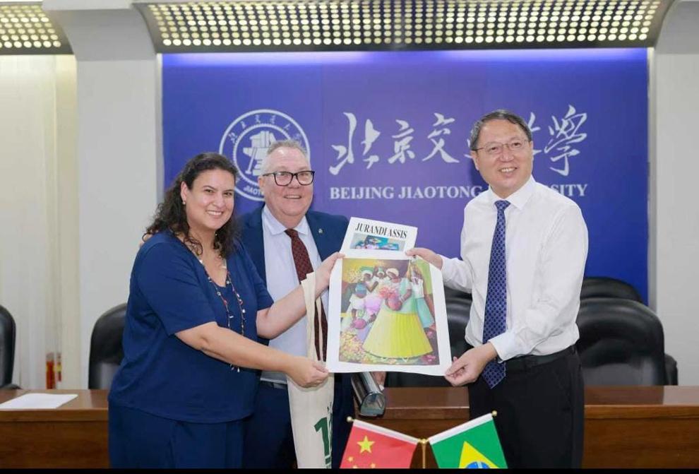 As visitas foram feitas em várias instituicões como Universidade de Medicina Chinesa de Pequim e  Universidade Beijing Jiaotong (BJTU), parceira no projeto do Instituto Confúcio