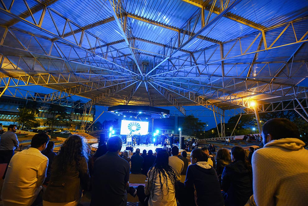 Evento de abertura foi realizado no Teatro de Arena do Ciclo Básico com muita música e intervenções artísticas, tendo sido marcado também pela valorização da memória da Universidade 