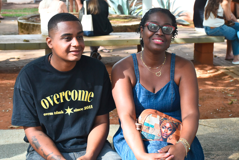 Pedro Lucas Souza Antônio e sua mãe Christilene de Souza e Silva