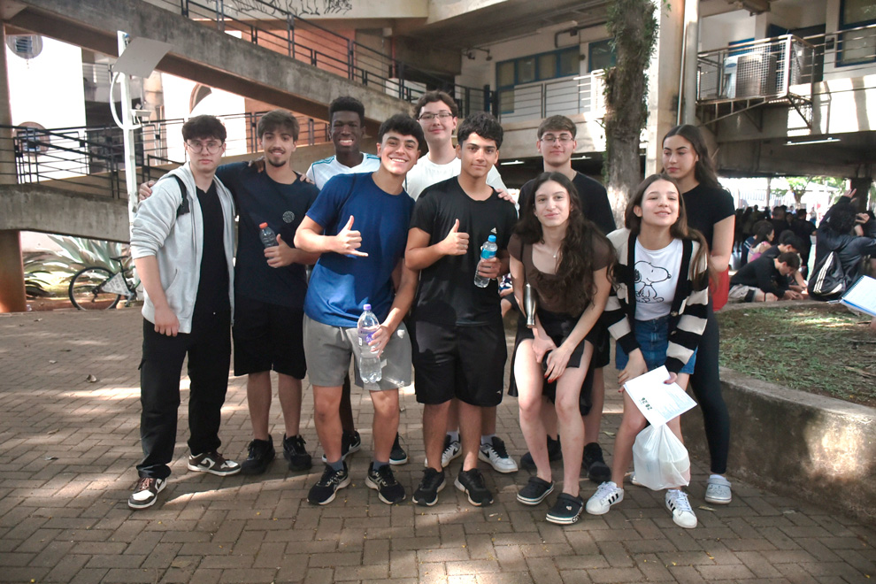 O treineiro Leonardo Kaleff e seus amigos