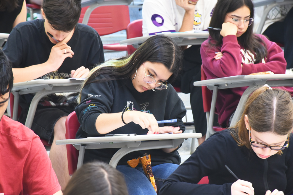 Entre os temas da prova estiveram o tarifaço de Donald Trump; os conflitos no Oriente Médio; as mudanças climáticas; o filme Ainda Estou Aqui e o famoso meme da personagem Nazaré Tedesco, da novela Senhora do Destino