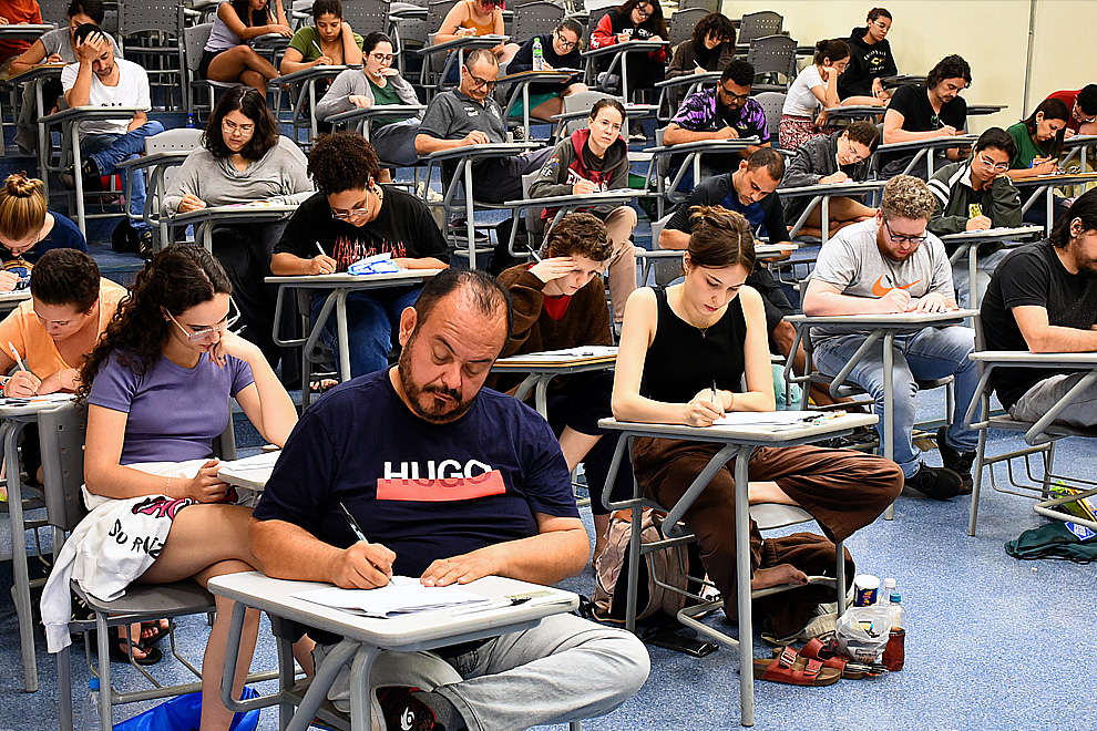 A Comvest enviou por e-mail, a todos os candidatos, a informação do local de prova e demais orientações
