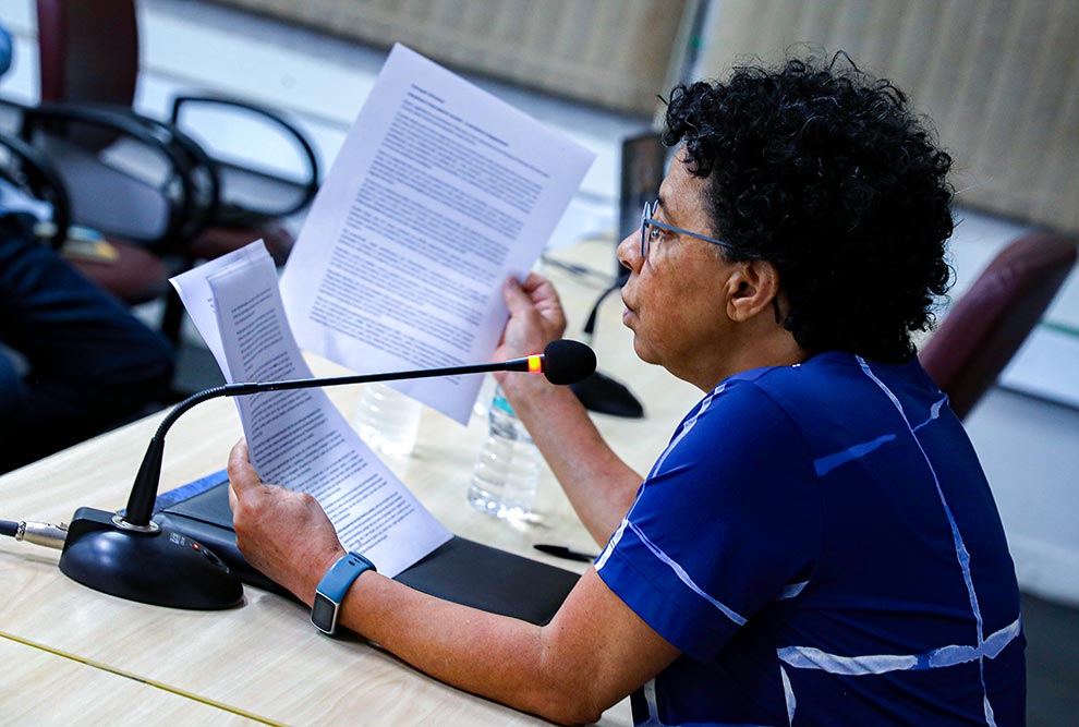 O Colóquio Internacional teve como parte da programação, a sessão de autógrafos do mais recente livro de Marilene Felinto (à esquerda), Corsária