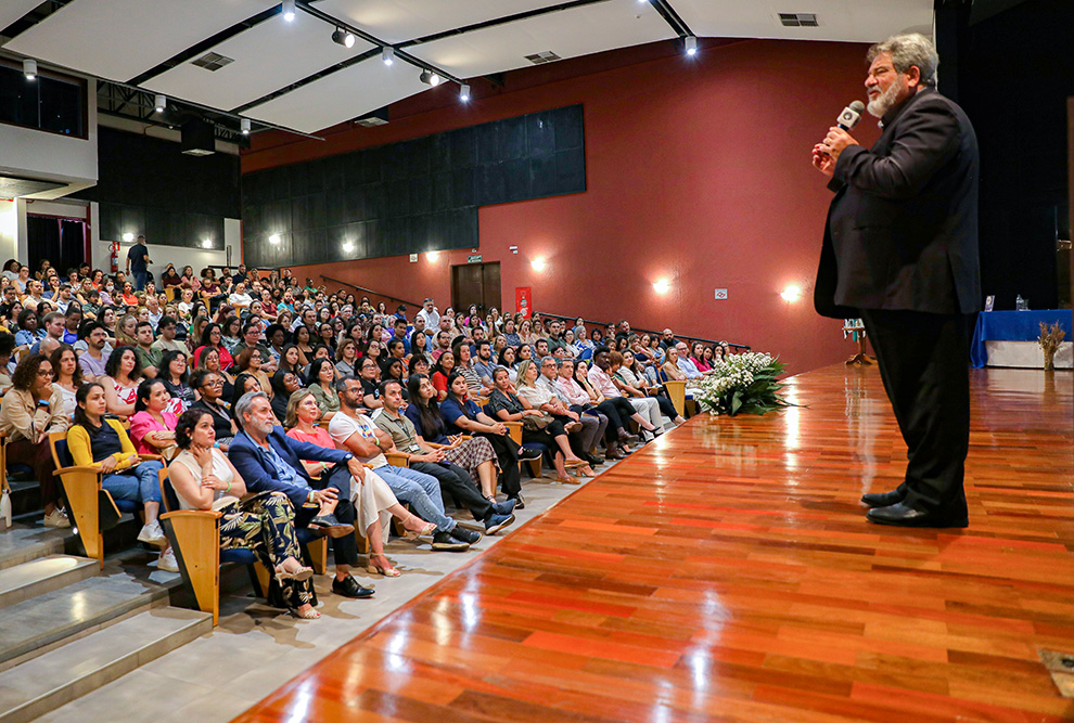 Mario Sergio Cortella falou sobre valores que considera essenciais para a promoção do equilíbrio, tanto do ponto de vista profissional, quanto pessoal
