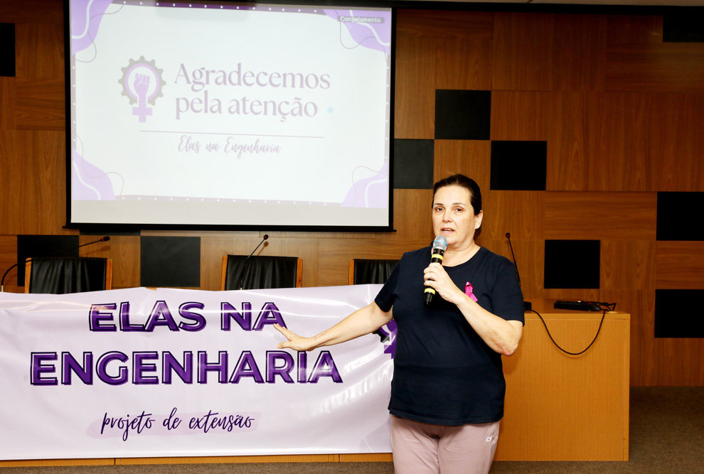 A diretora associada da FEM, Kátia Dedini (à esquerda) e a pró-reitora de Pesquisa, Ana Frattini: resiliência