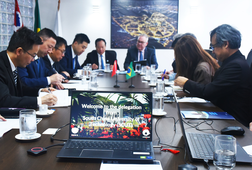 Durante visita, a delegação da universidade chinesa South China University of Technology (SCUT) apresentou propostas de cooperação 