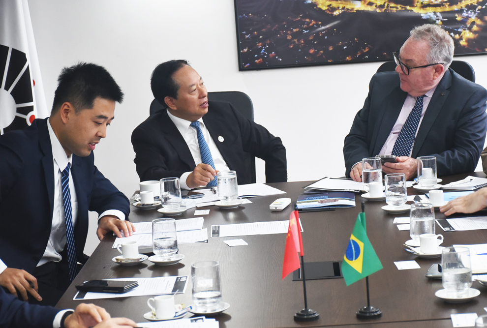 O reitor da SCUT, Zhang Xichun (ao centro): destaque para os projetos de internacionalização da universidade chinesa