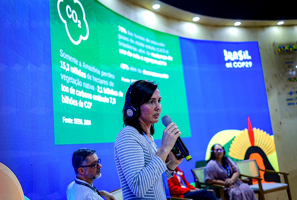 A doutoranda Martha Doudorado Fellows que integra a comitiva acadêrmica da Unicamp participa das COPs desde 2014; ela participará de eventos nas zonas Azul e Verde, além de outros espaços