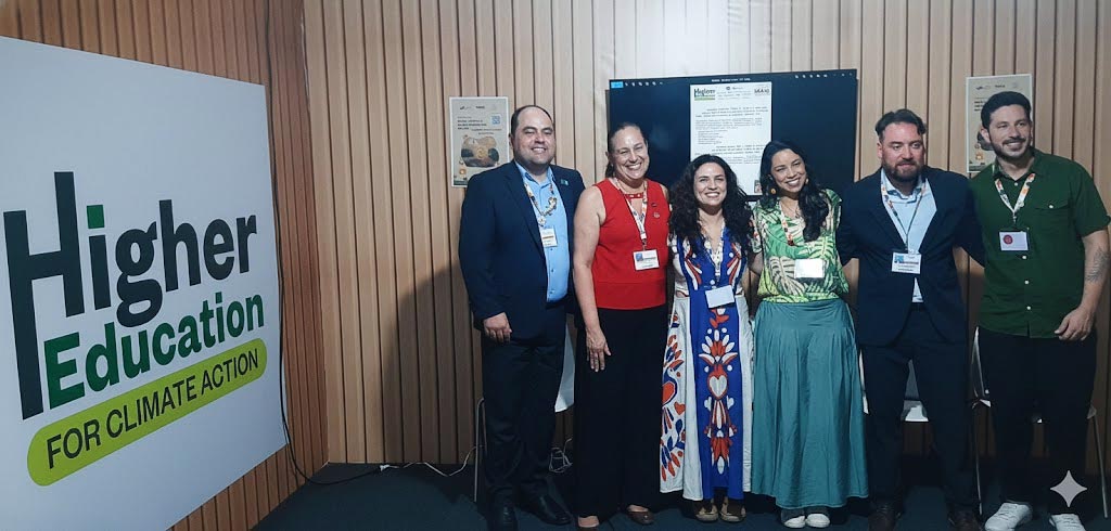 Painel de discussão do potencial das universidades como espaços de experimentação de tecnologias sustentáveis; participaram Thalita Dalbelo (Unicamp), Graciella Faico (UFF), Leonardo Chaves (UFMS),  
Andrea Araújo do Carmo (UEMA), Fernando Assanti (Instituto Selo Sustentável)