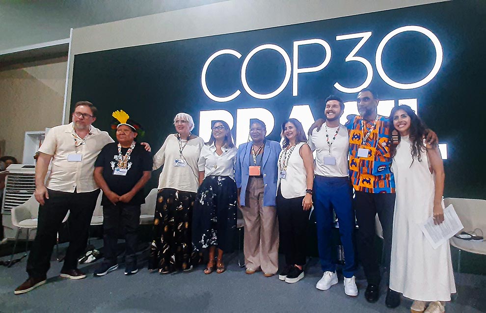 Organizado pelo Ministério da Cultura, o painel contou com a presença de Janja Lula da Silva, a primeira-dama do Brasil (saia preta e branca)