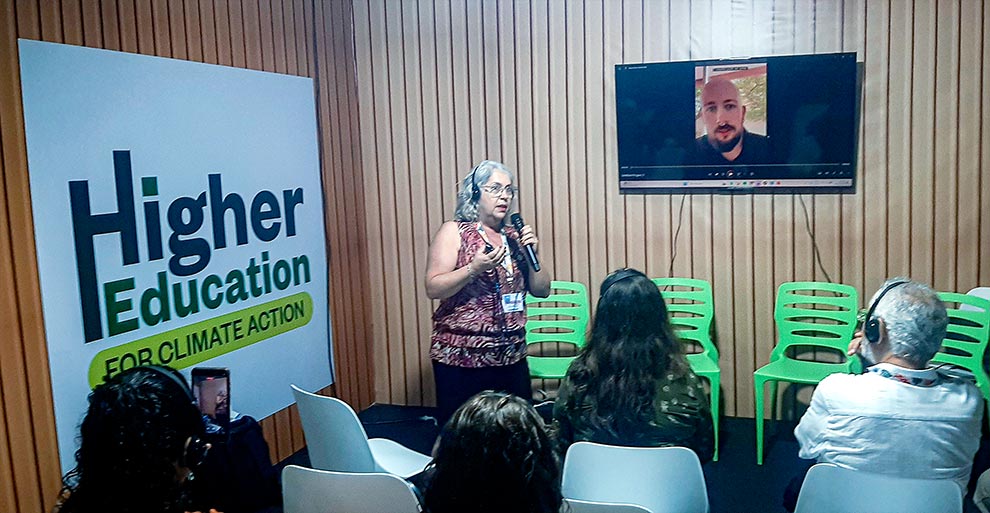 A professora Maria José Maluf de Mesquita, do IG (na foto à esquerda), e, à direita, Marisa Barros (Semil), Luiz Augusto Horta (Unifei), Alessandro Sanches, do Instituto 17 e Thalita Dalbelo (Unicamp)